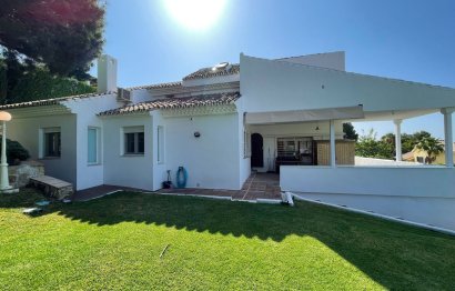 Resale - House - Detached Villa - Estepona - Estepona Centro