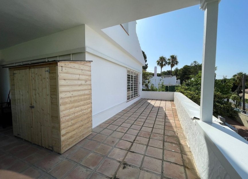 Resale - House - Detached Villa - Estepona - Estepona Centro