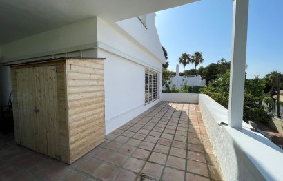 Resale - House - Detached Villa - Estepona - Estepona Centro