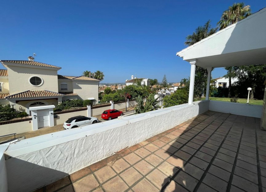 Resale - House - Detached Villa - Estepona - Estepona Centro