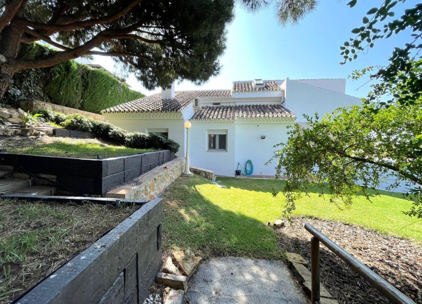 Resale - House - Detached Villa - Estepona - Estepona Centro