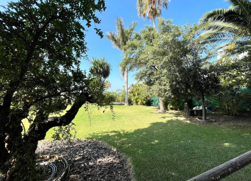 Resale - House - Detached Villa - Estepona - Estepona Centro