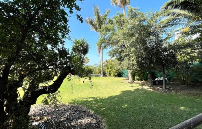 Resale - House - Detached Villa - Estepona - Estepona Centro