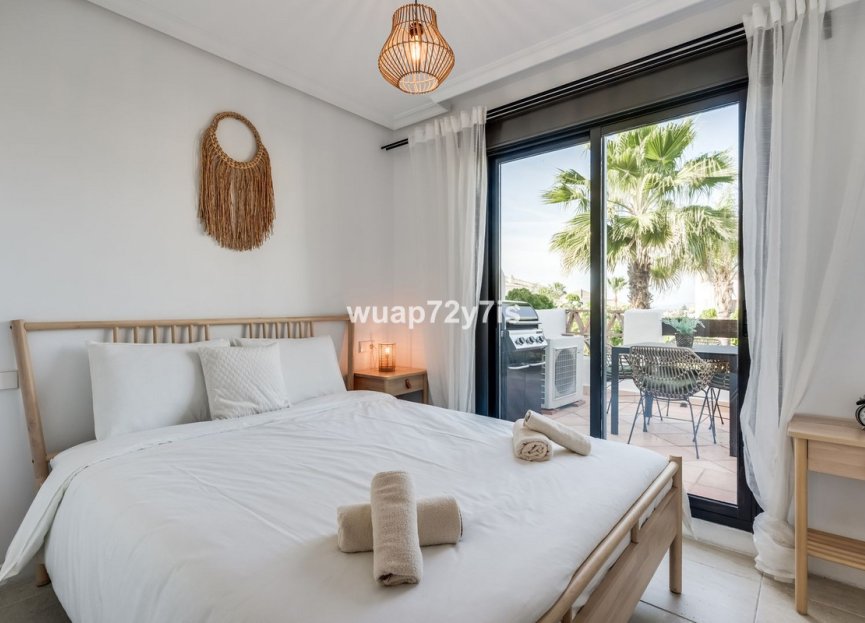 Resale - Apartment - Middle Floor Apartment - Estepona - Selwo