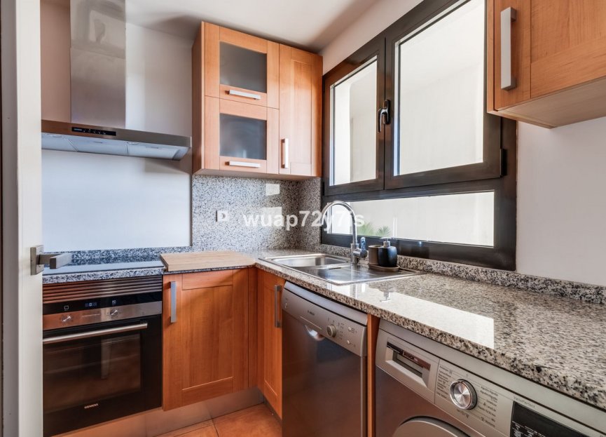 Resale - Apartment - Middle Floor Apartment - Estepona - Selwo