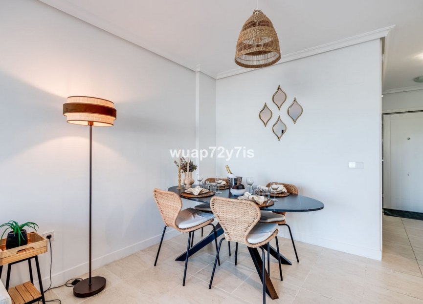 Resale - Apartment - Middle Floor Apartment - Estepona - Selwo