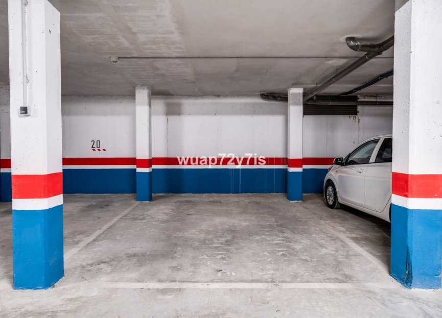 Resale - Apartment - Middle Floor Apartment - Estepona - Selwo