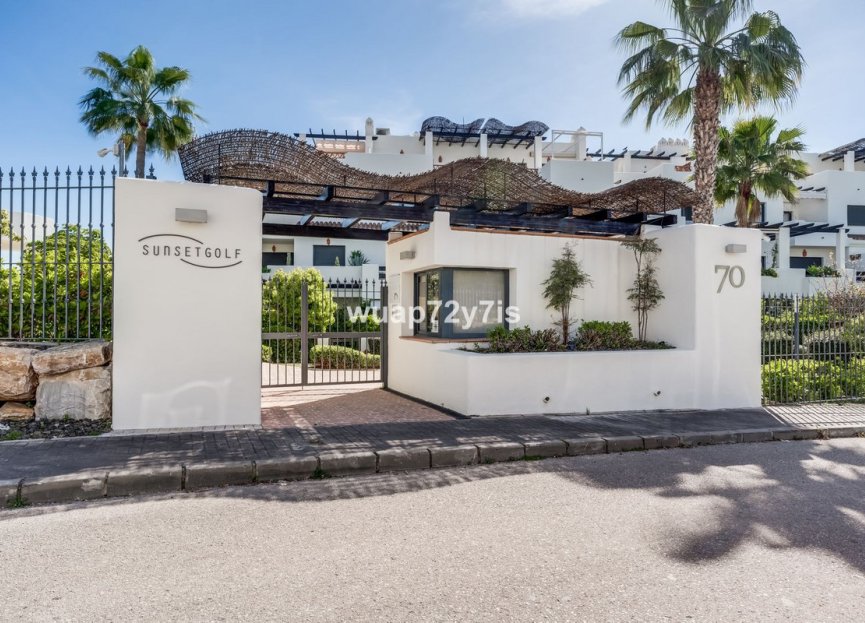Resale - Apartment - Middle Floor Apartment - Estepona - Selwo