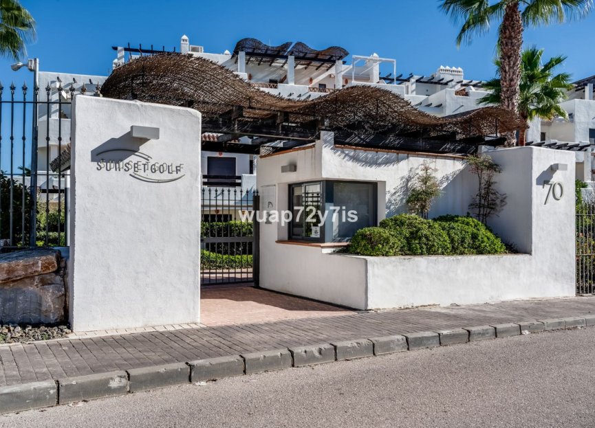 Resale - Apartment - Middle Floor Apartment - Estepona - Selwo