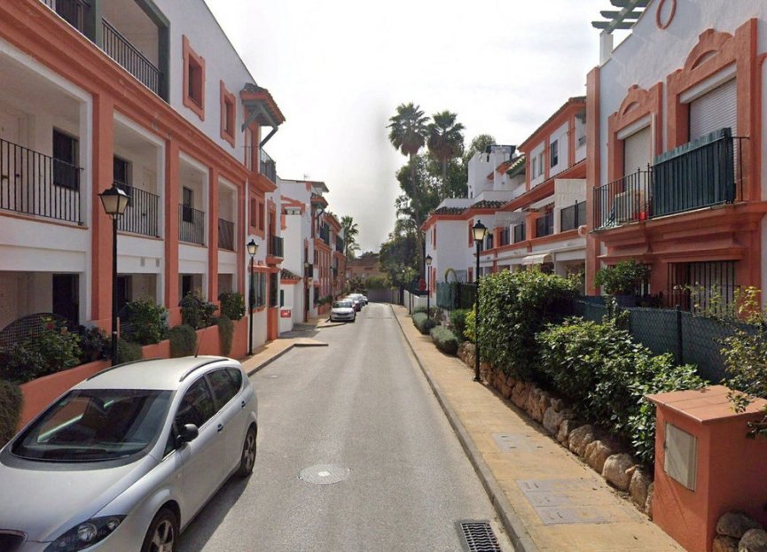 Resale - Ground floor apartment - Estepona - Atalaya