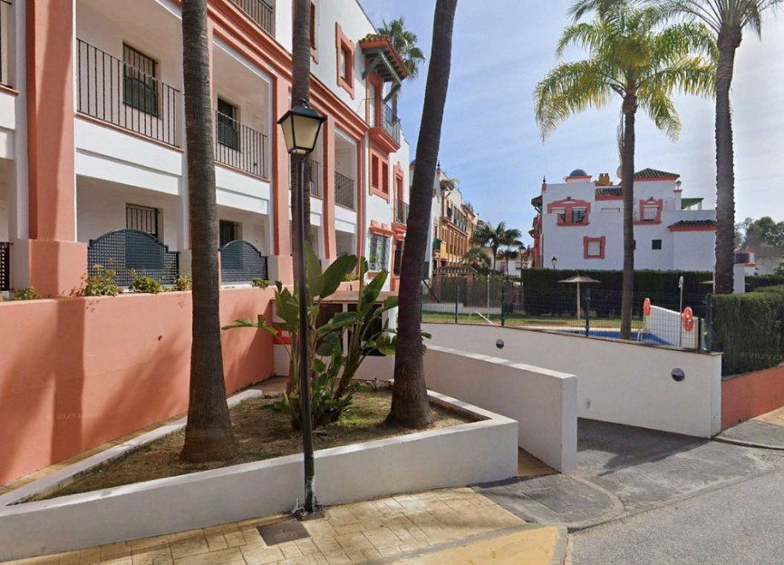 Resale - Ground floor apartment - Estepona - Atalaya