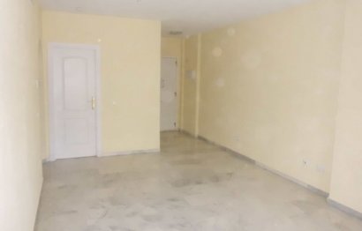 Resale - Ground floor apartment - Estepona - Atalaya