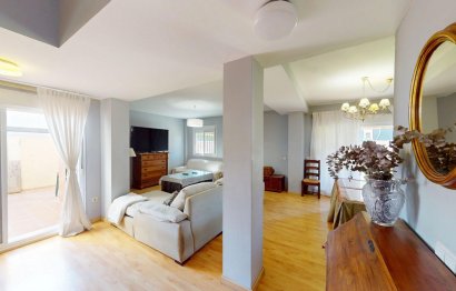 Resale - House - Detached Villa - Benalmádena - Benalmadena Centro