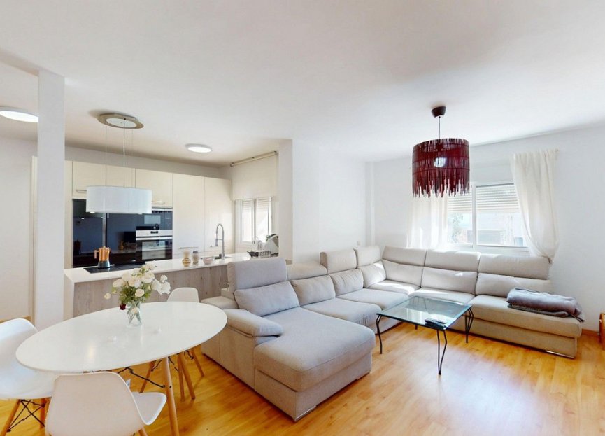 Resale - House - Detached Villa - Benalmádena - Benalmadena Centro