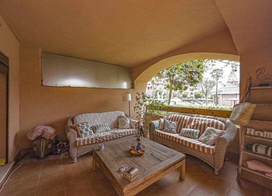 Resale - Ground floor apartment - Estepona - Hacienda del Sol