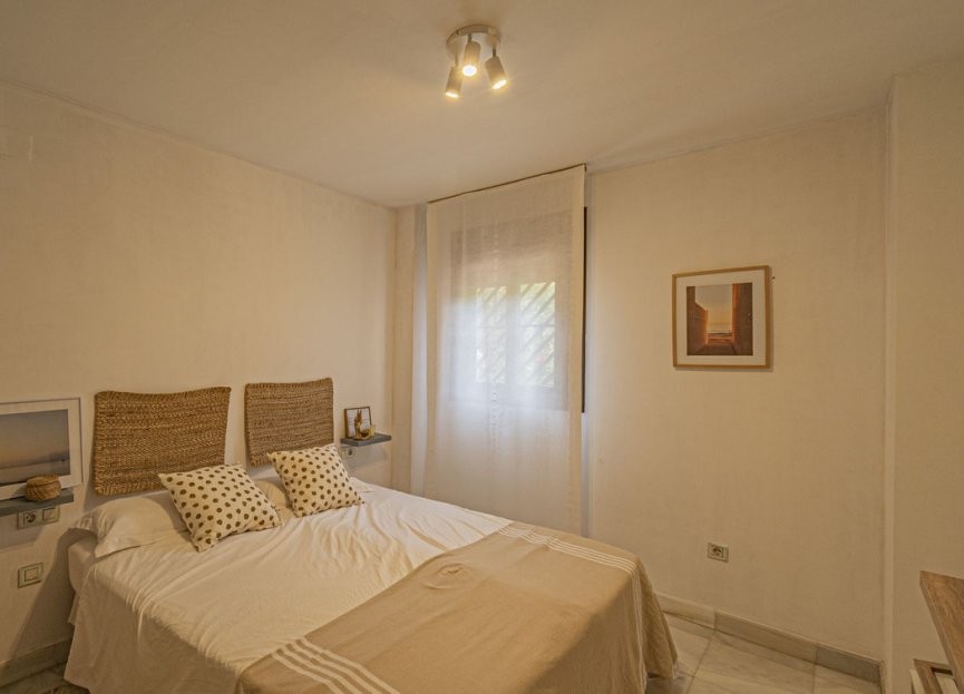 Resale - Ground floor apartment - Estepona - Hacienda del Sol