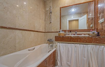 Resale - Ground floor apartment - Estepona - Hacienda del Sol