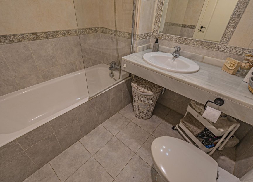 Resale - Ground floor apartment - Estepona - Hacienda del Sol