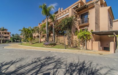 Resale - Ground floor apartment - Estepona - Hacienda del Sol