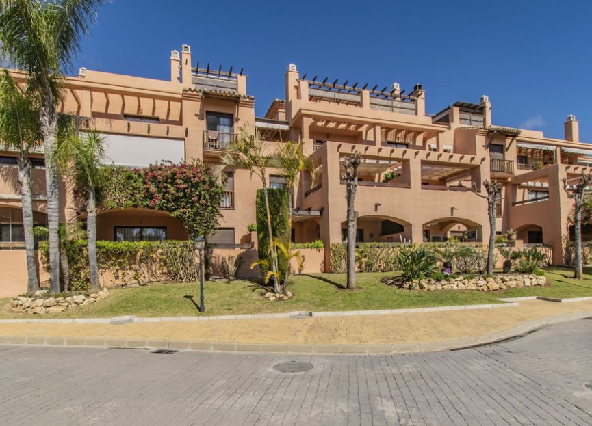 Resale - Ground floor apartment - Estepona - Hacienda del Sol