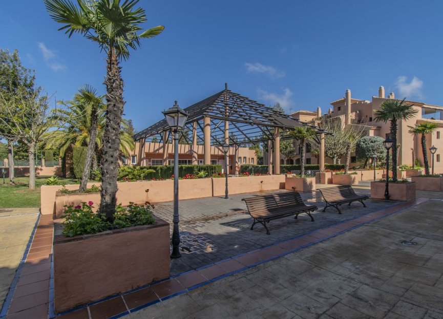 Resale - Ground floor apartment - Estepona - Hacienda del Sol