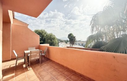 Resale - Apartment - Top Floor Apartment - Benahavís - Benahavís Centro