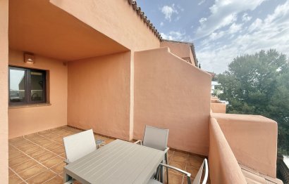 Resale - Apartment - Top Floor Apartment - Benahavís - Benahavís Centro