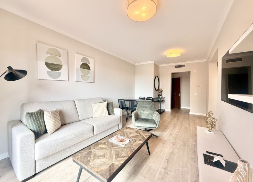 Resale - Apartment - Top Floor Apartment - Benahavís - Benahavís Centro