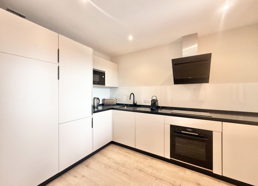 Resale - Apartment - Top Floor Apartment - Benahavís - Benahavís Centro