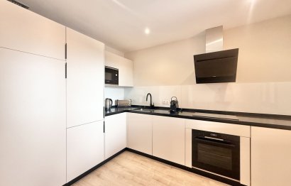 Resale - Apartment - Top Floor Apartment - Benahavís - Benahavís Centro