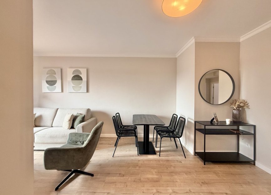 Resale - Apartment - Top Floor Apartment - Benahavís - Benahavís Centro