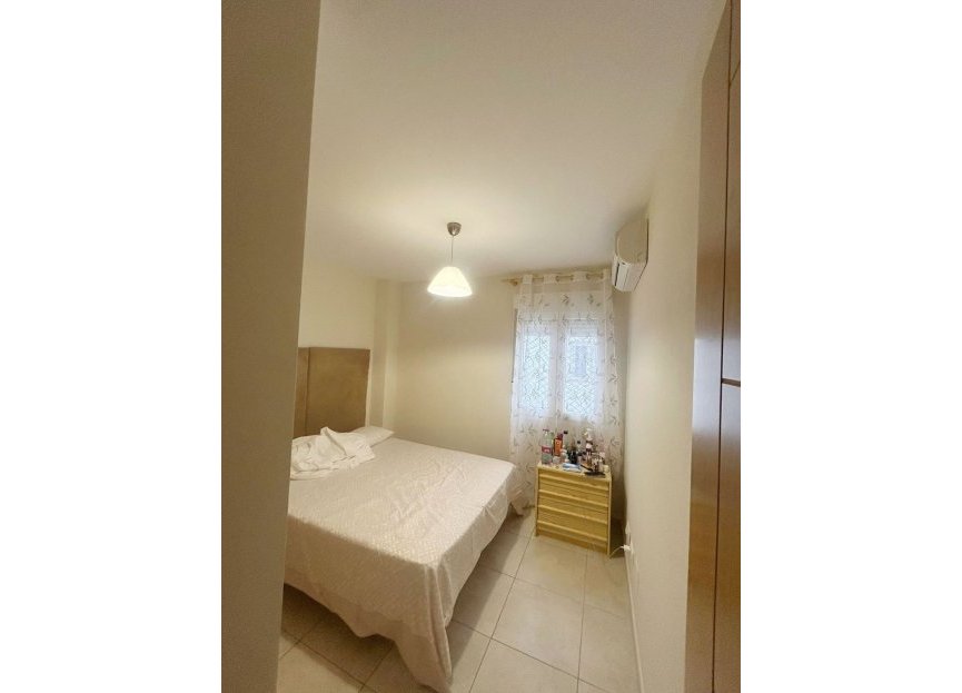 Resale - Apartment - Middle Floor Apartment - Marbella - Nueva Andalucia