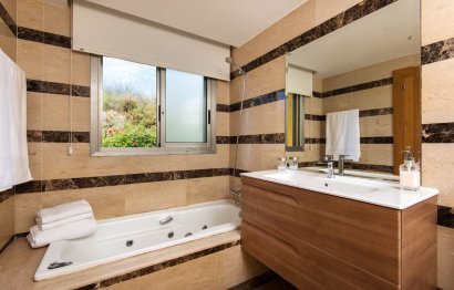 Resale - House - Townhouse - Marbella - Nagüeles