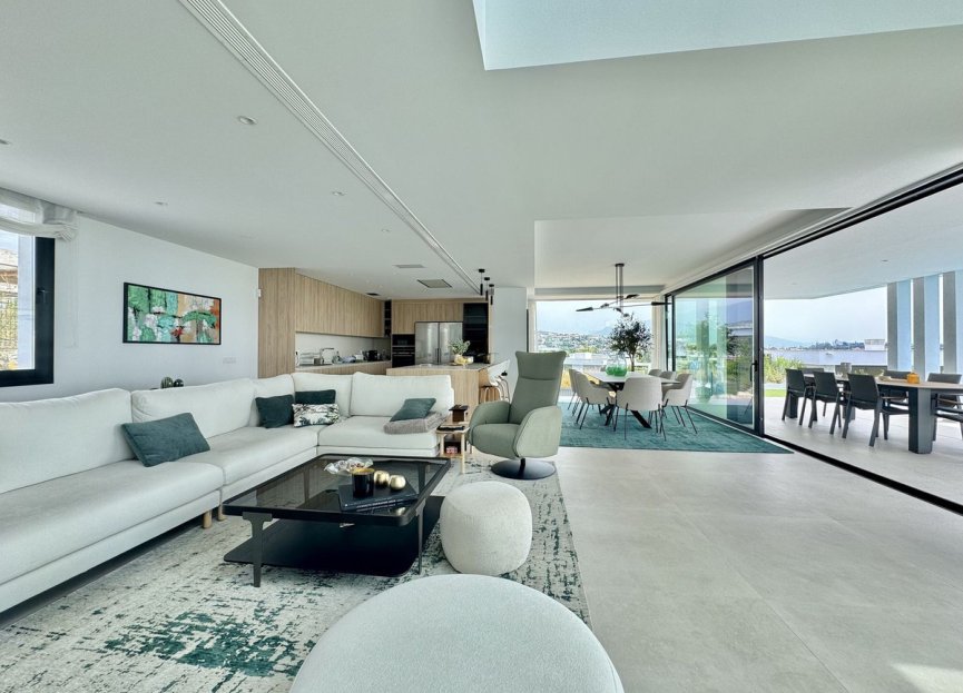 Resale - House - Detached Villa - Estepona - Cancelada