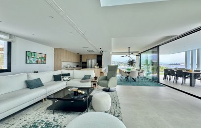 Resale - House - Detached Villa - Estepona - Cancelada