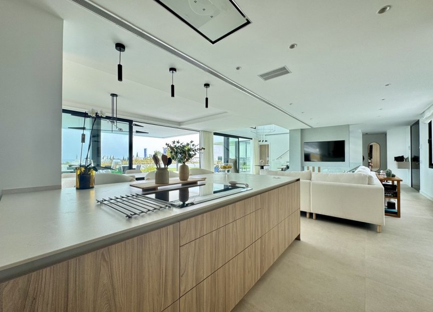 Resale - House - Detached Villa - Estepona - Cancelada