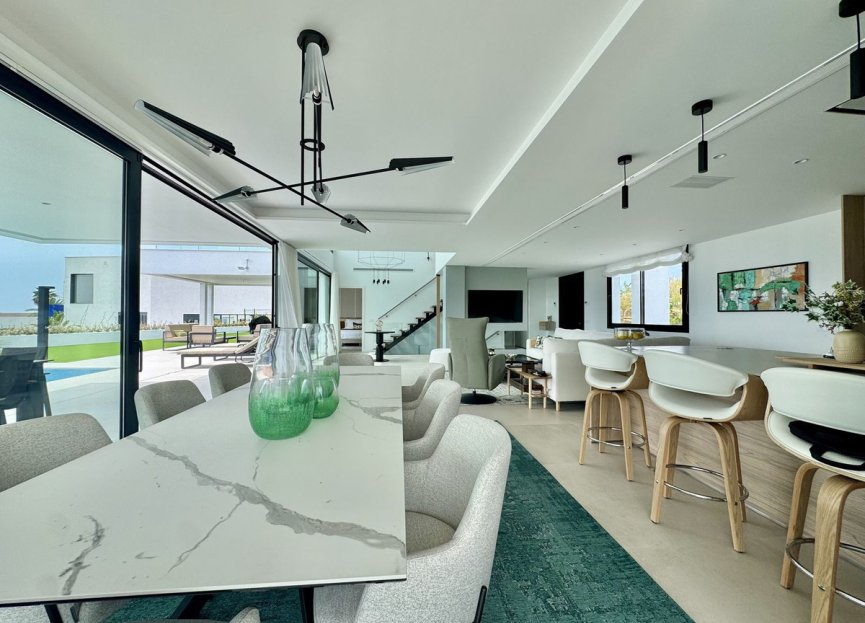 Resale - House - Detached Villa - Estepona - Cancelada