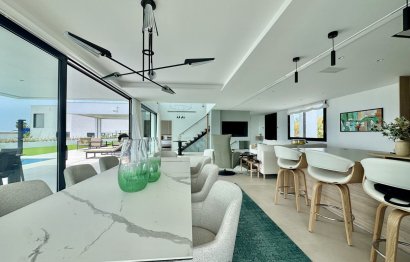 Resale - House - Detached Villa - Estepona - Cancelada