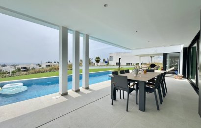 Resale - House - Detached Villa - Estepona - Cancelada