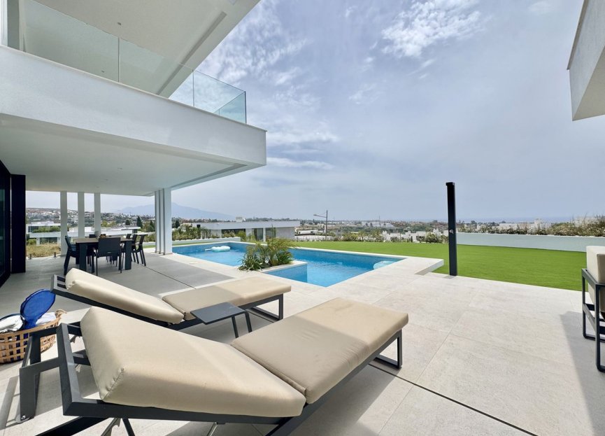 Resale - House - Detached Villa - Estepona - Cancelada