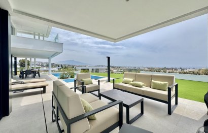 Resale - House - Detached Villa - Estepona - Cancelada