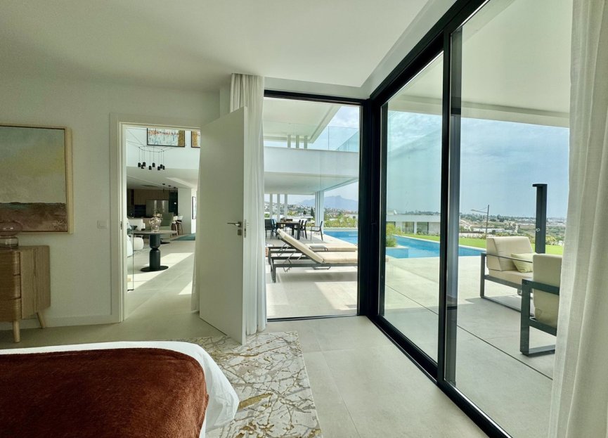 Resale - House - Detached Villa - Estepona - Cancelada