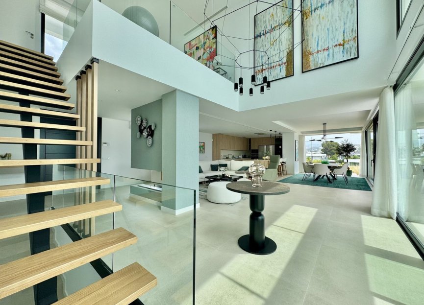 Resale - House - Detached Villa - Estepona - Cancelada