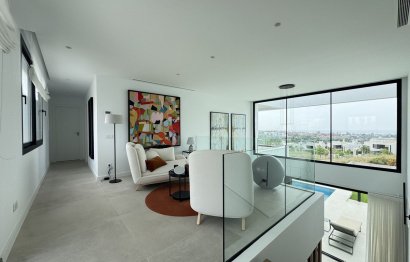 Resale - House - Detached Villa - Estepona - Cancelada