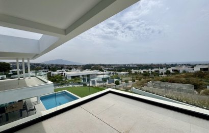 Resale - House - Detached Villa - Estepona - Cancelada