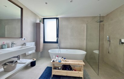 Resale - House - Detached Villa - Estepona - Cancelada