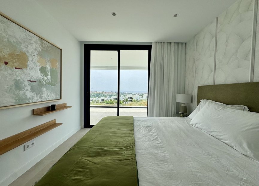 Resale - House - Detached Villa - Estepona - Cancelada