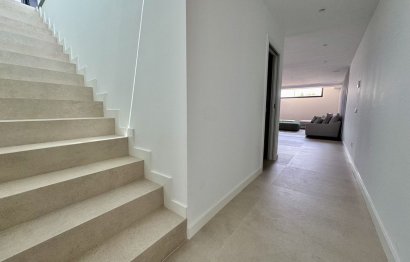 Resale - House - Detached Villa - Estepona - Cancelada