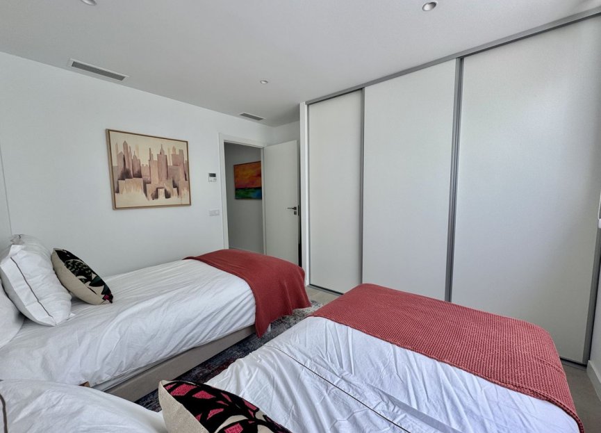 Resale - House - Detached Villa - Estepona - Cancelada