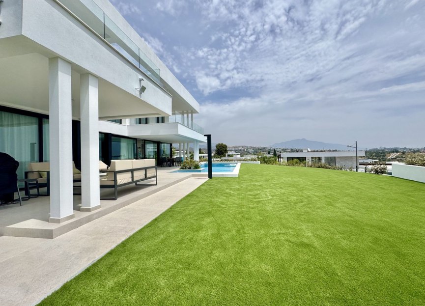 Resale - House - Detached Villa - Estepona - Cancelada